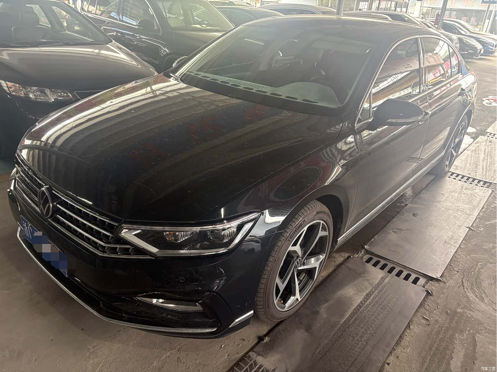 Volkswagen Magotan, 2023 1