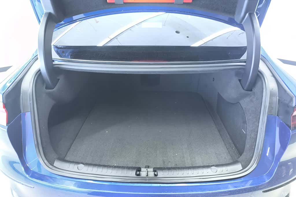 BYD Han, 2023 4