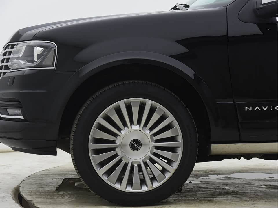 Lincoln Navigator