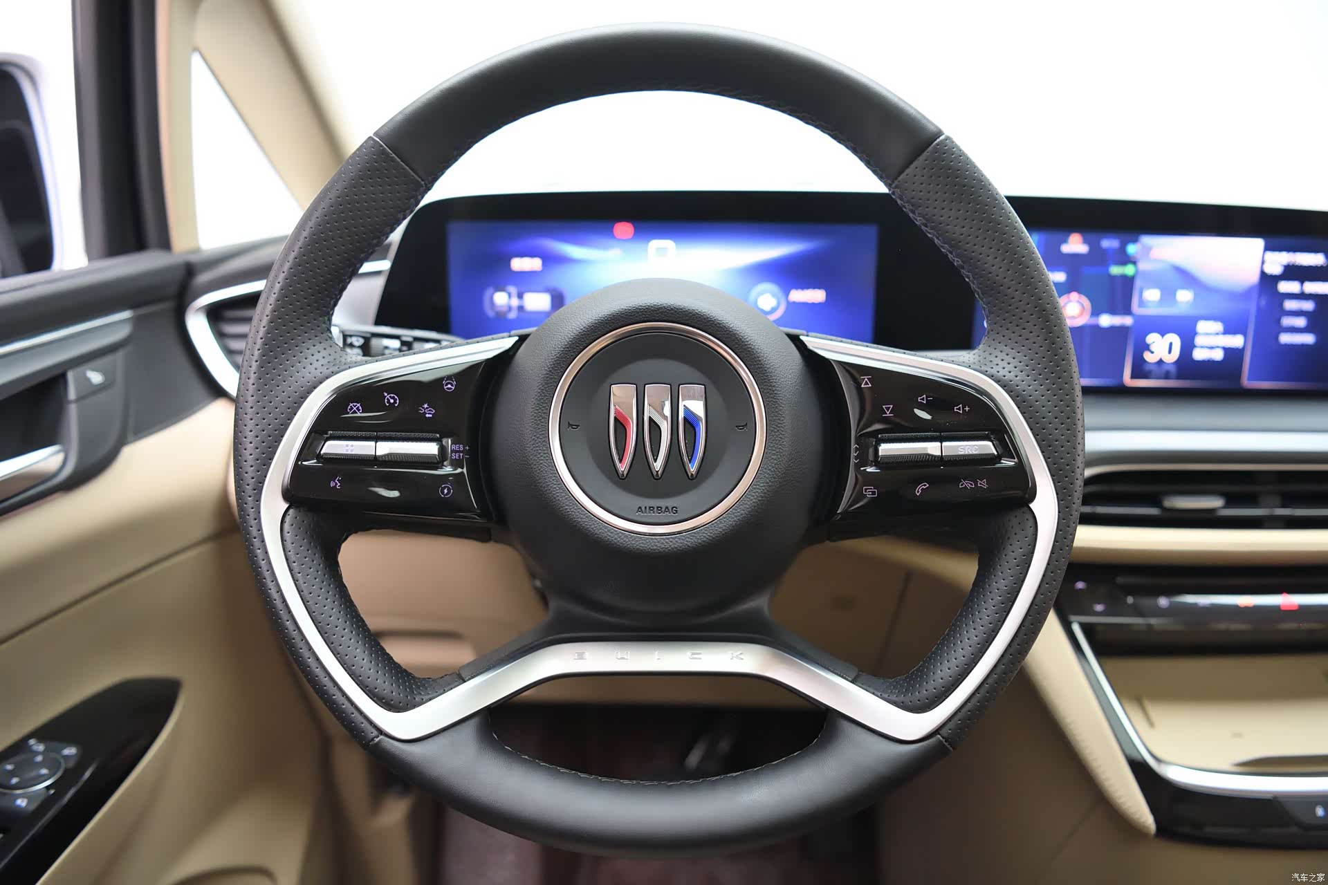Buick GL8, 2025 10