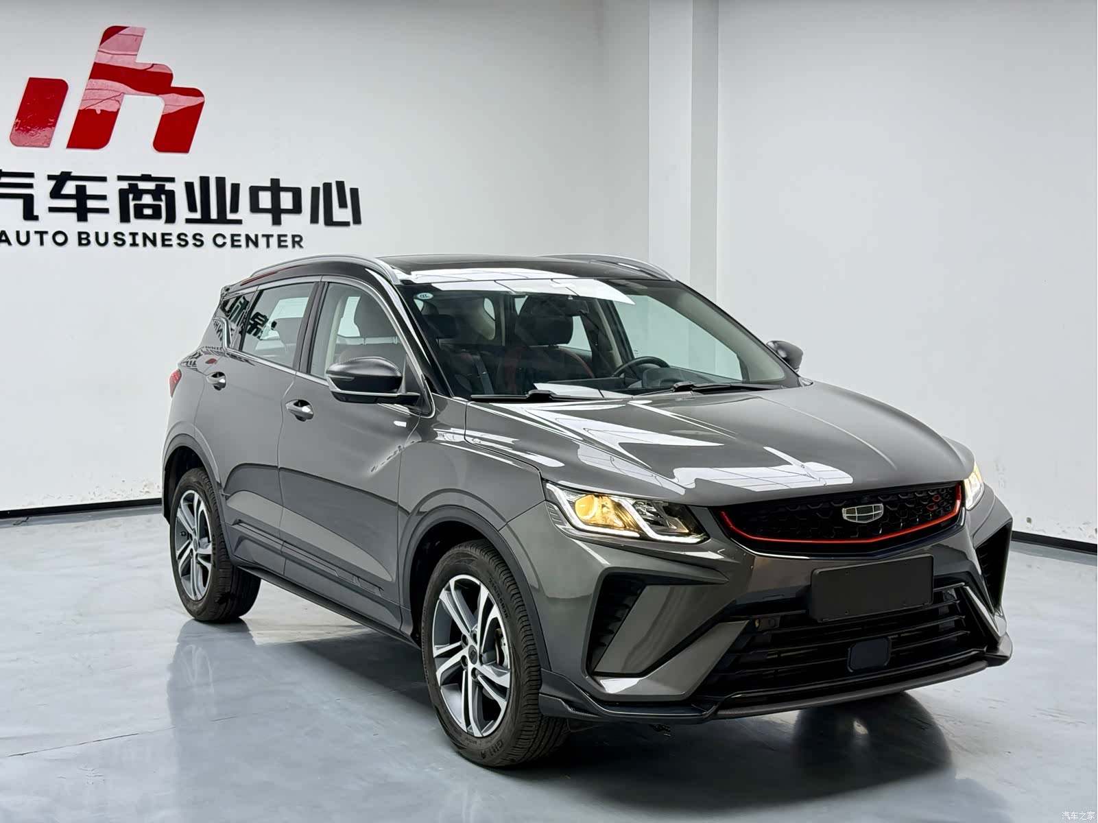 Geely Coolray, 2022 3