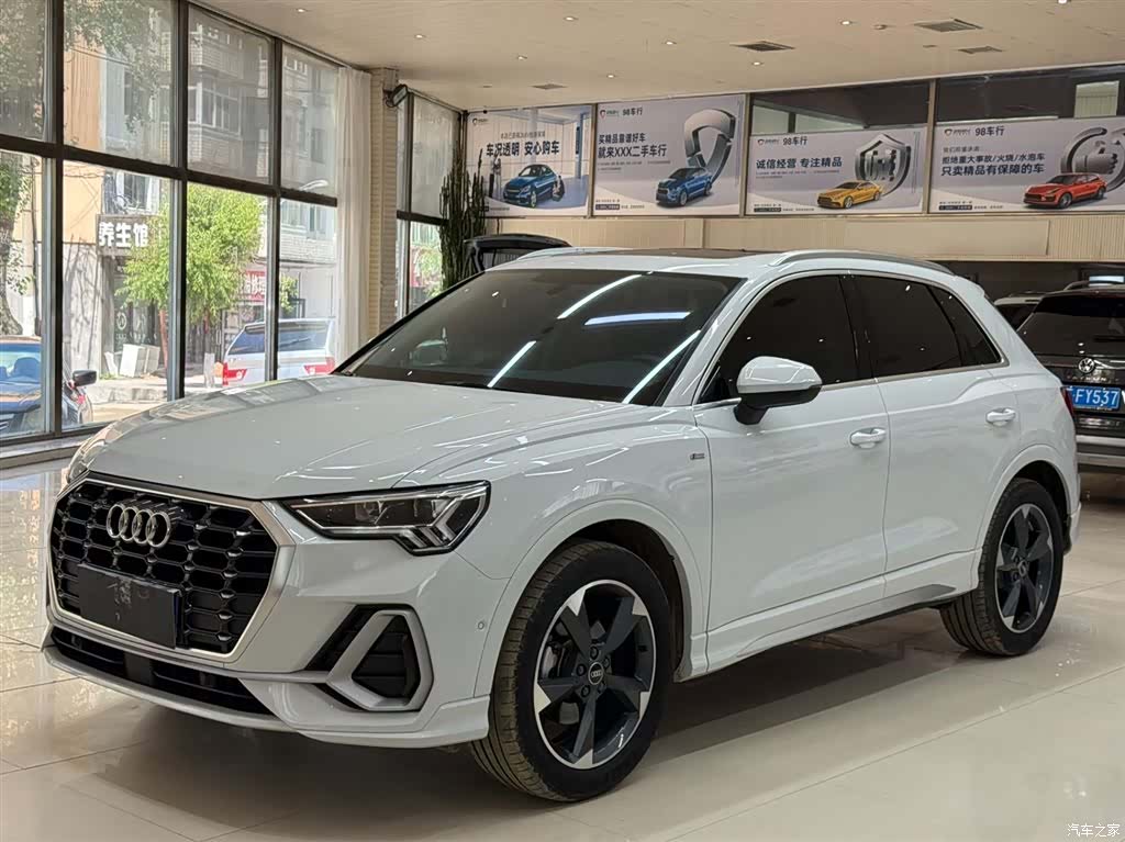 Audi Q3, 2023 1