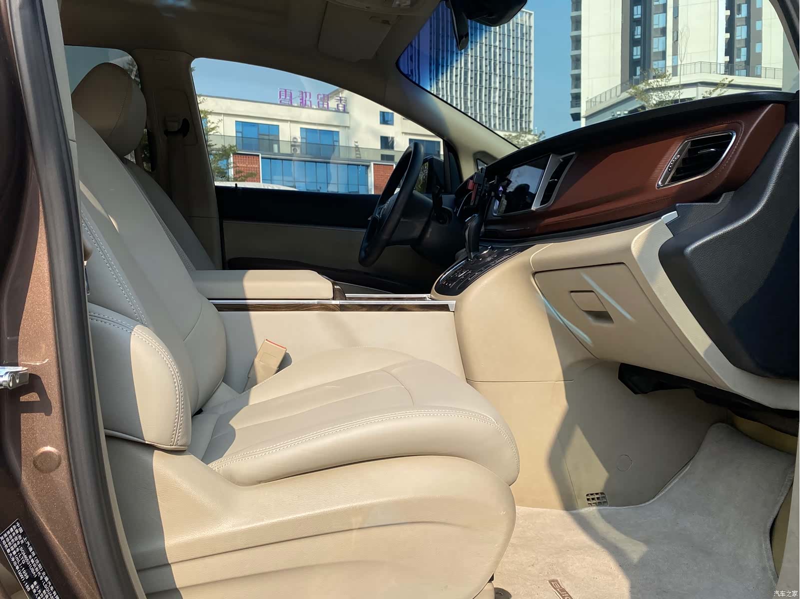 Buick GL8, 2019 13