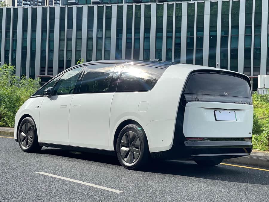 Li Auto MEGA 2025, фото 4