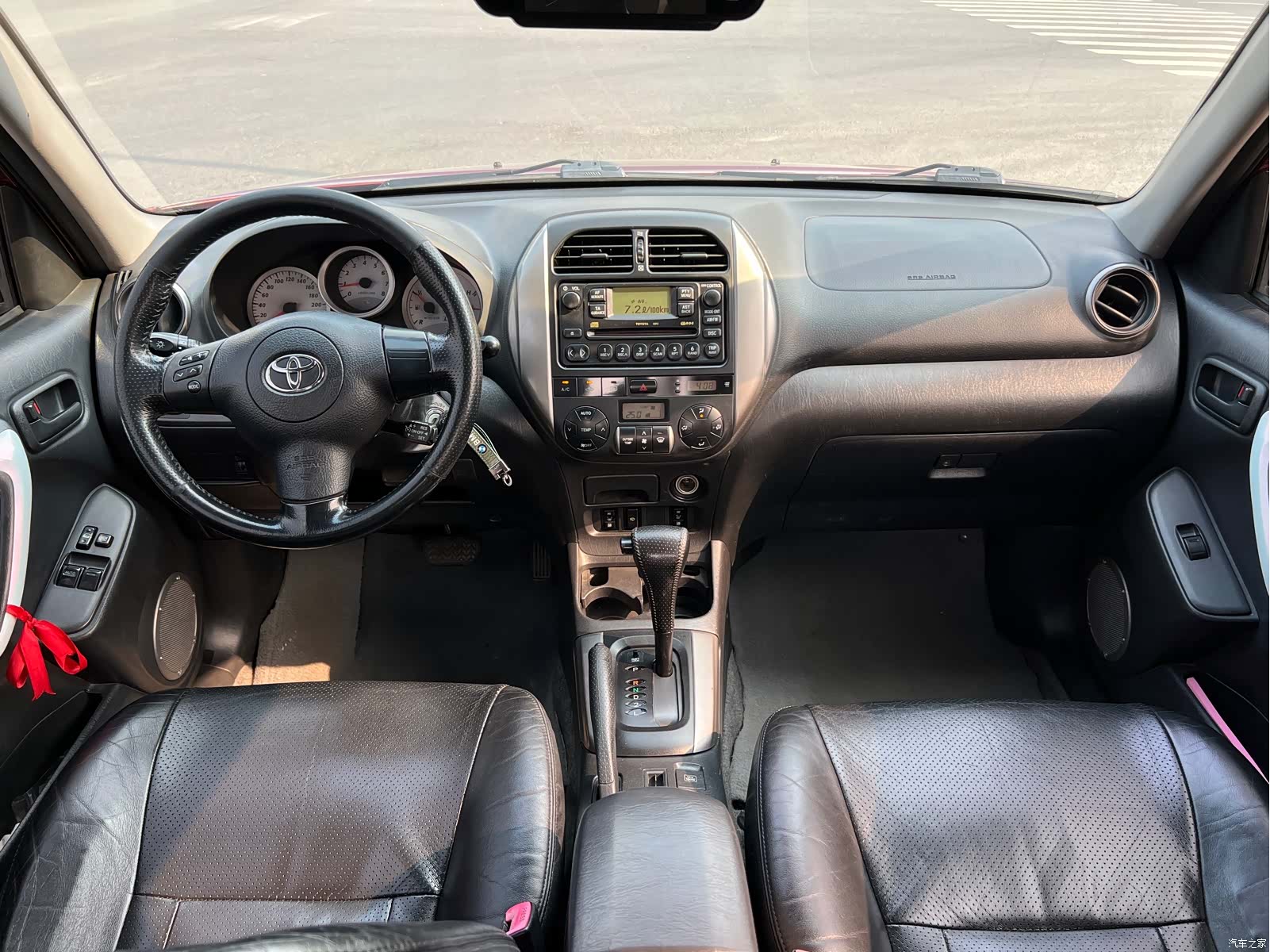 Toyota RAV4, 2004 11