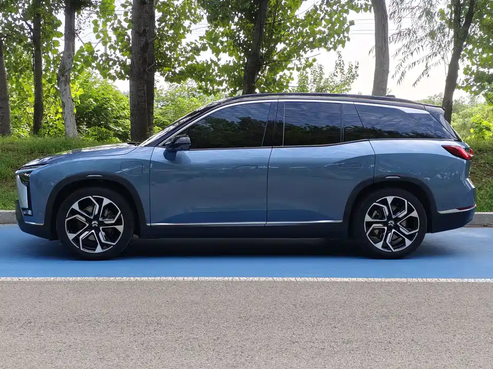 NIO ES8