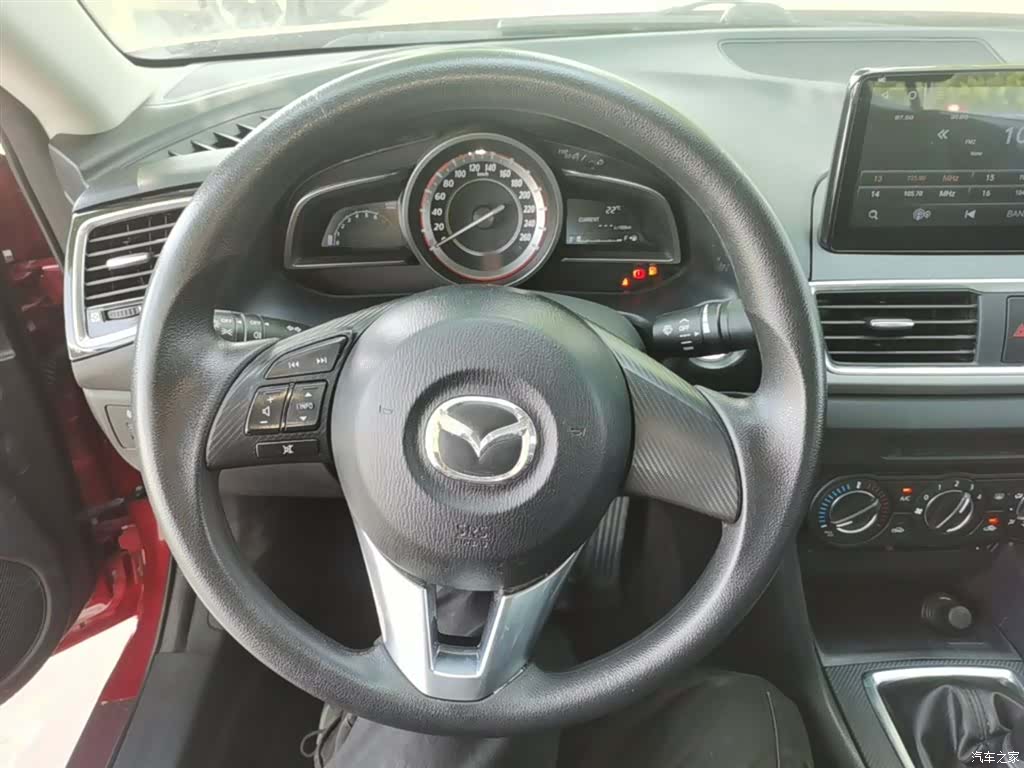 Mazda Mazda3, 2015 11
