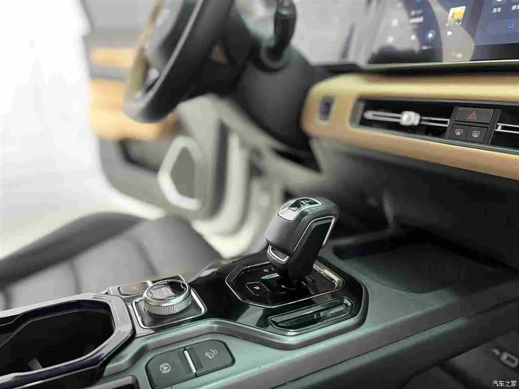 Geely Icon, 2022 13