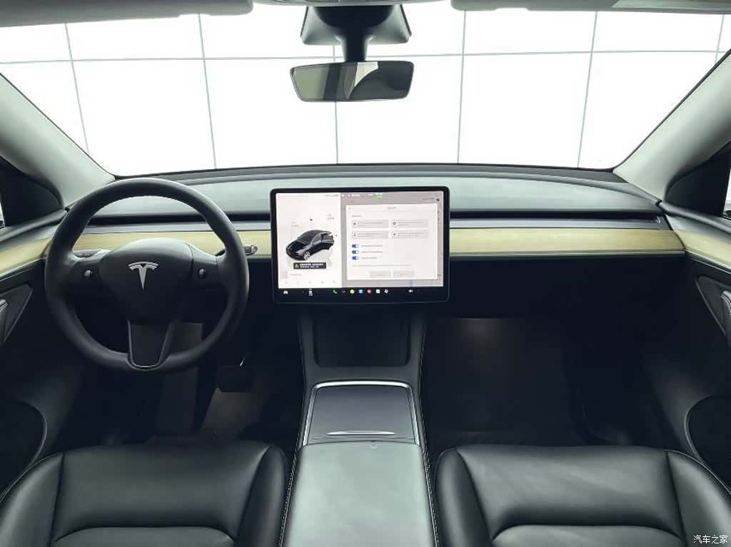 Tesla Model Y, 2022 4