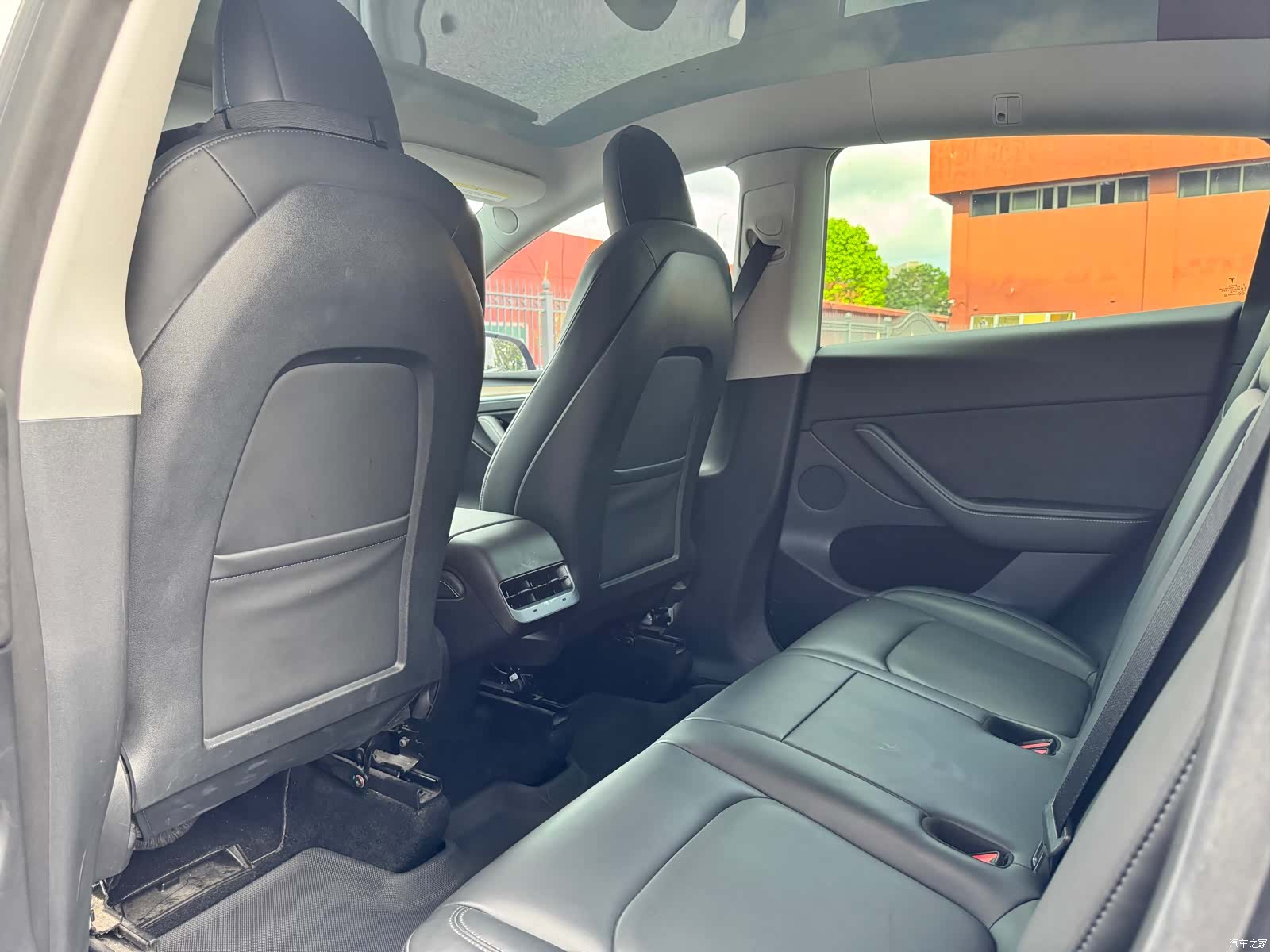 Tesla Model Y, 2021 9