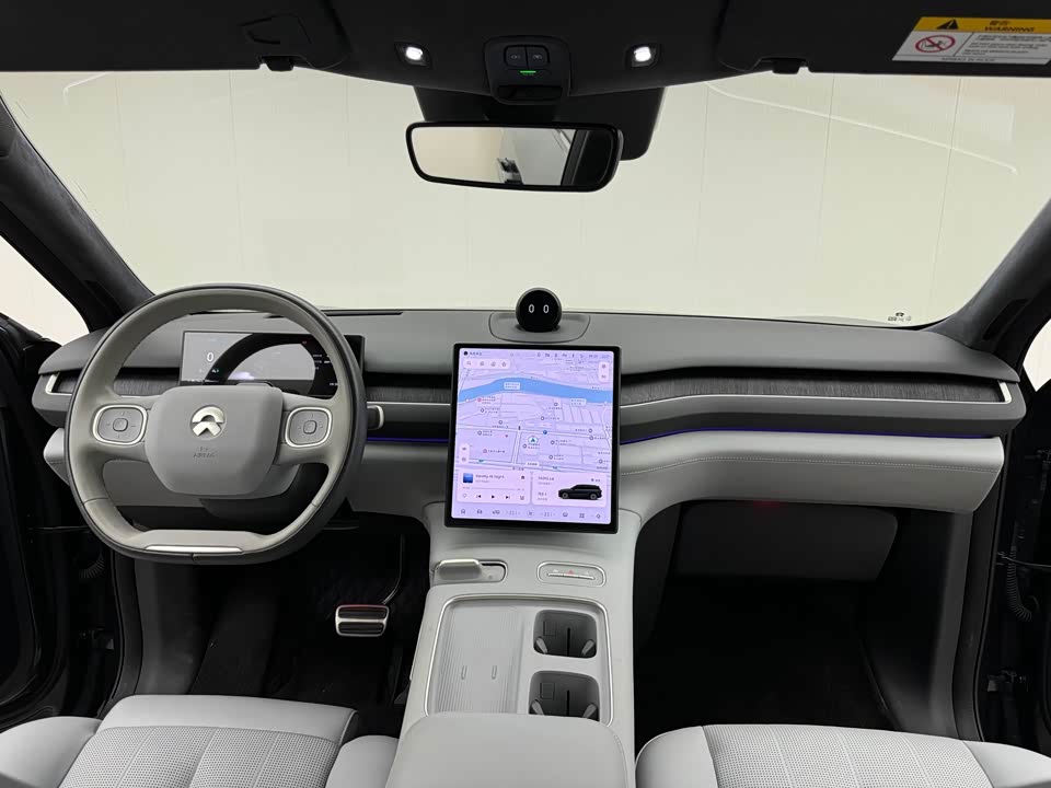 NIO ES8