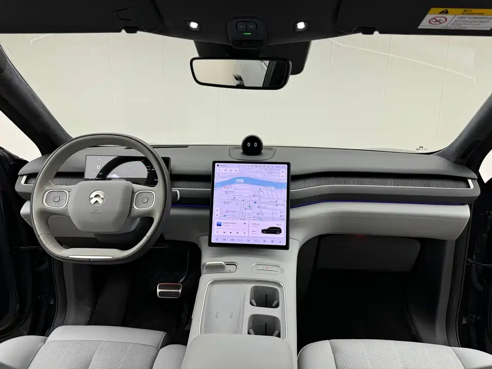 NIO ES8