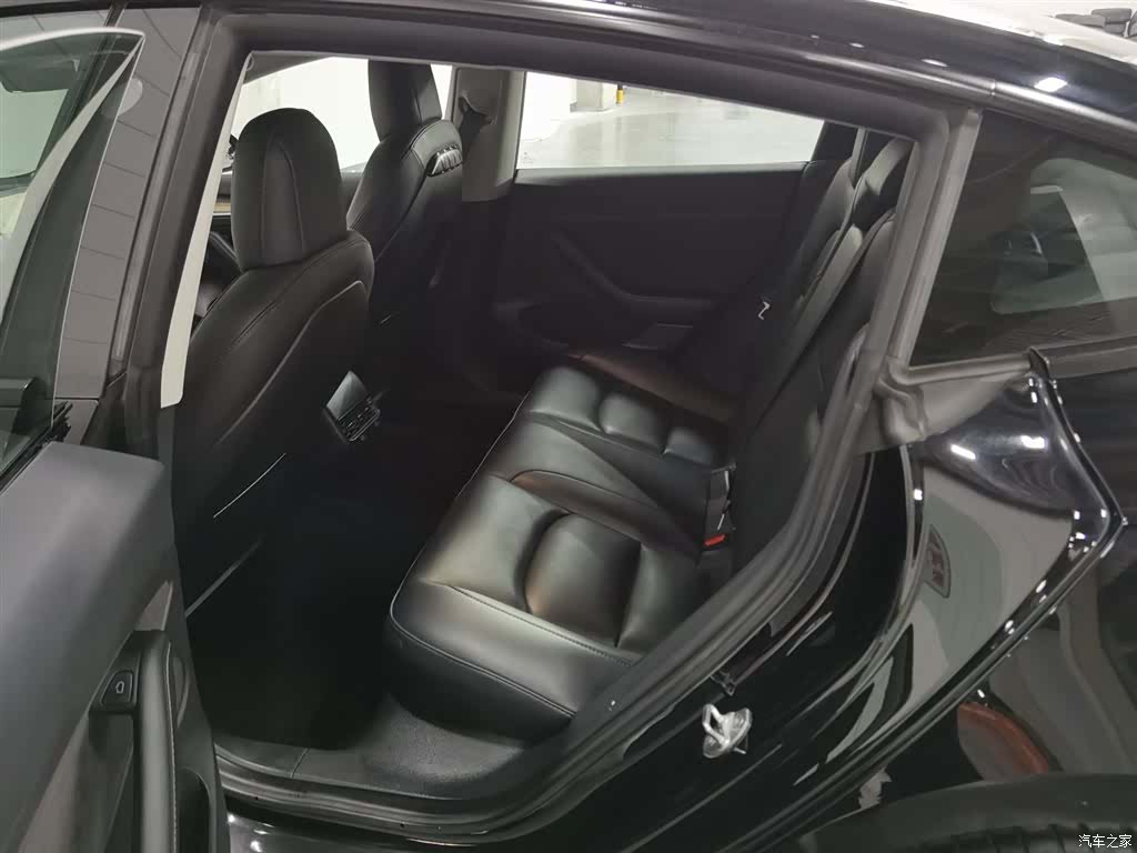 Tesla Model 3, 2022 15