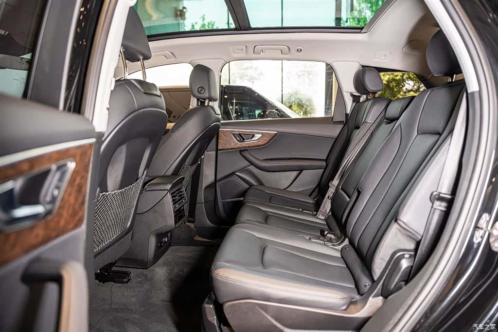 Audi Q7, 2023 11