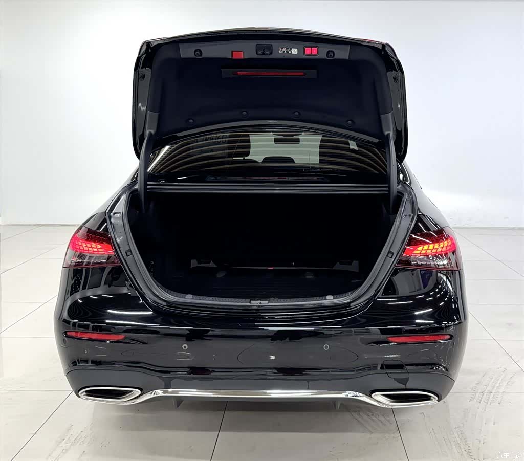 Mercedes-Benz E-Class, 2023 все фото