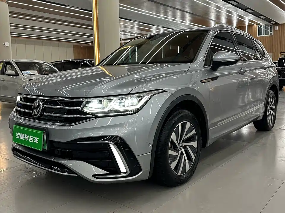 Volkswagen Tiguan L