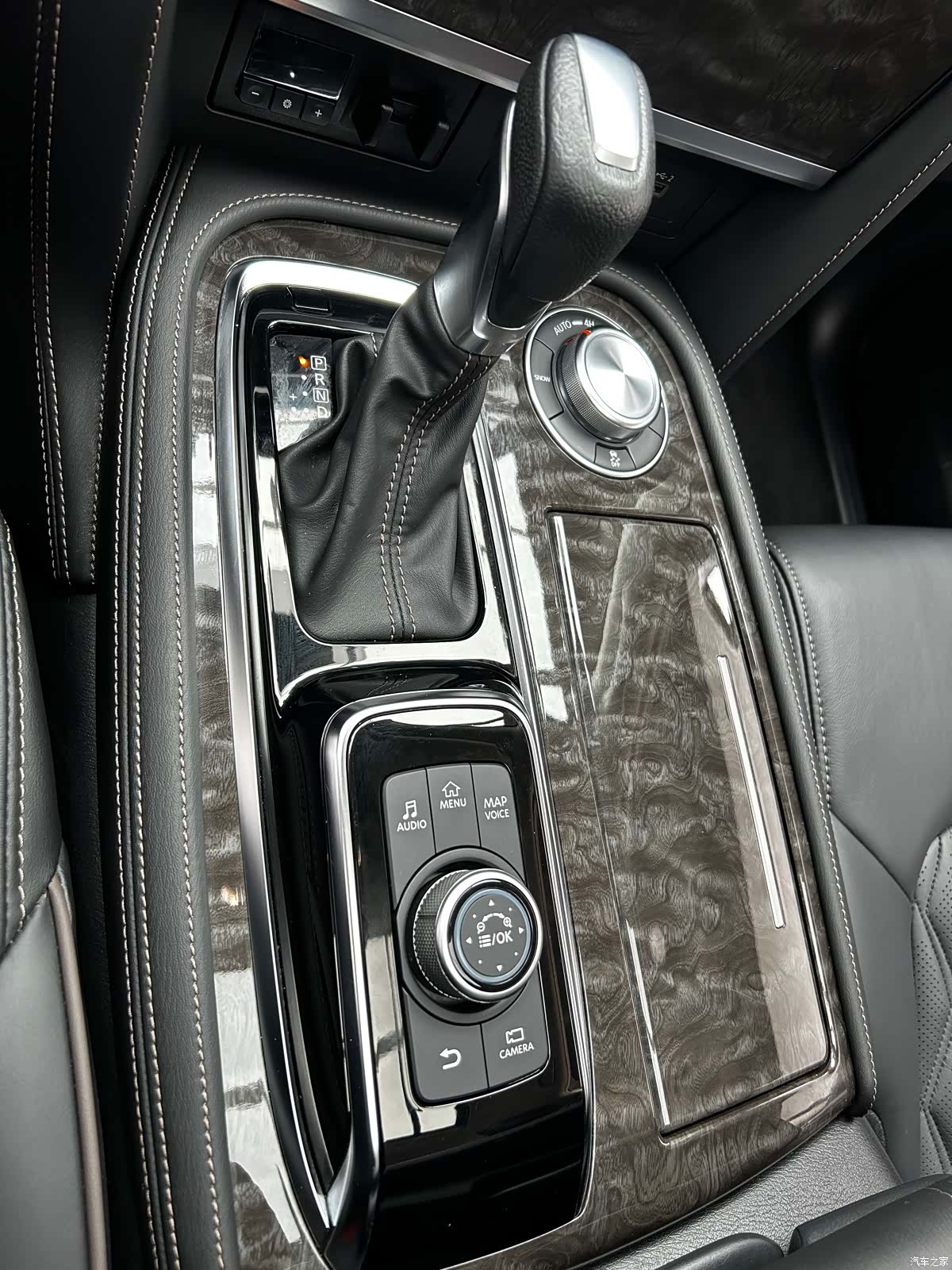 Nissan Patrol, 2023 11