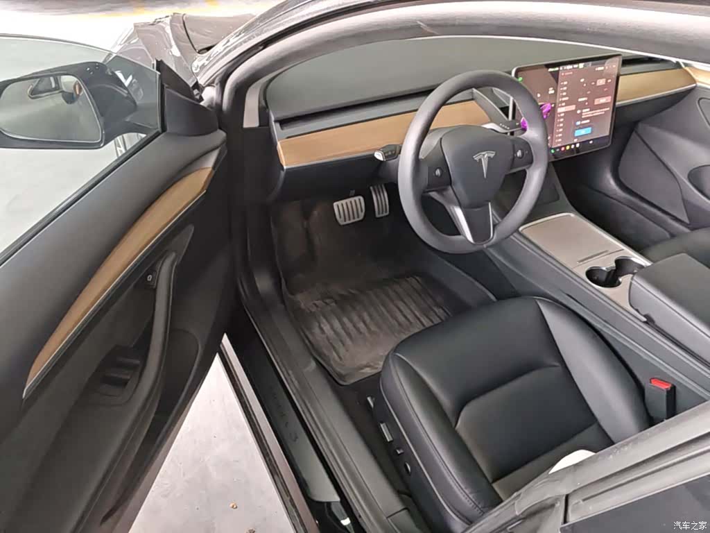 Tesla Model 3, 2023 16