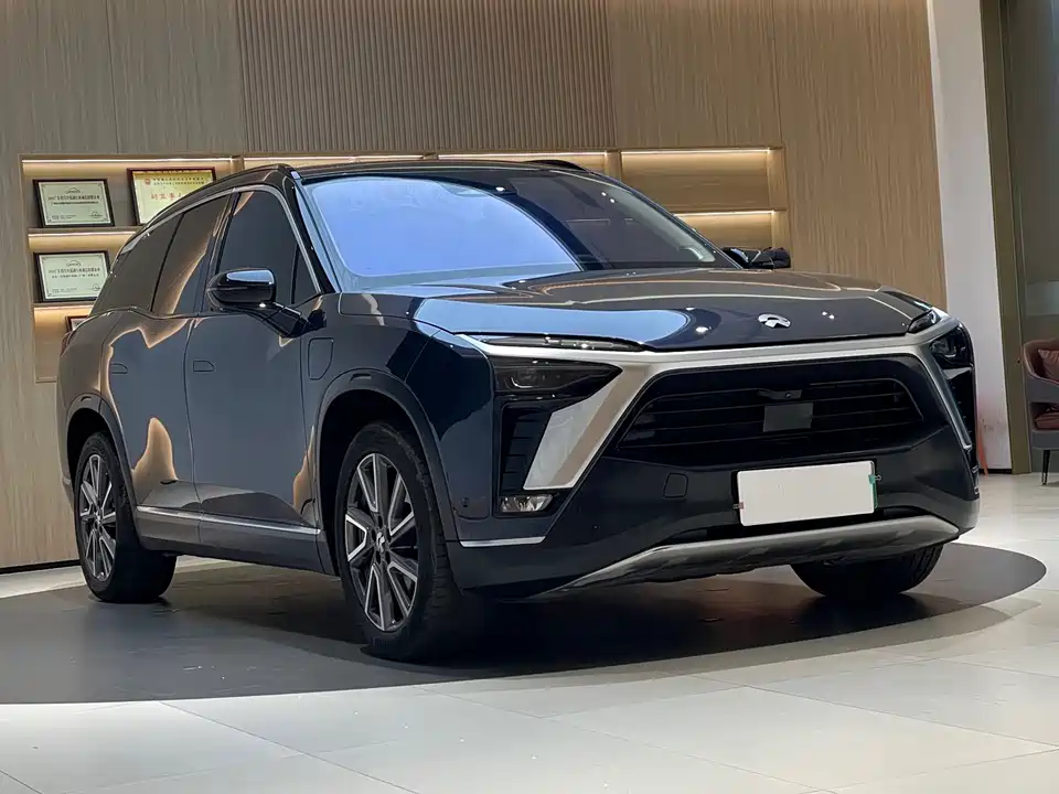 NIO ES8
