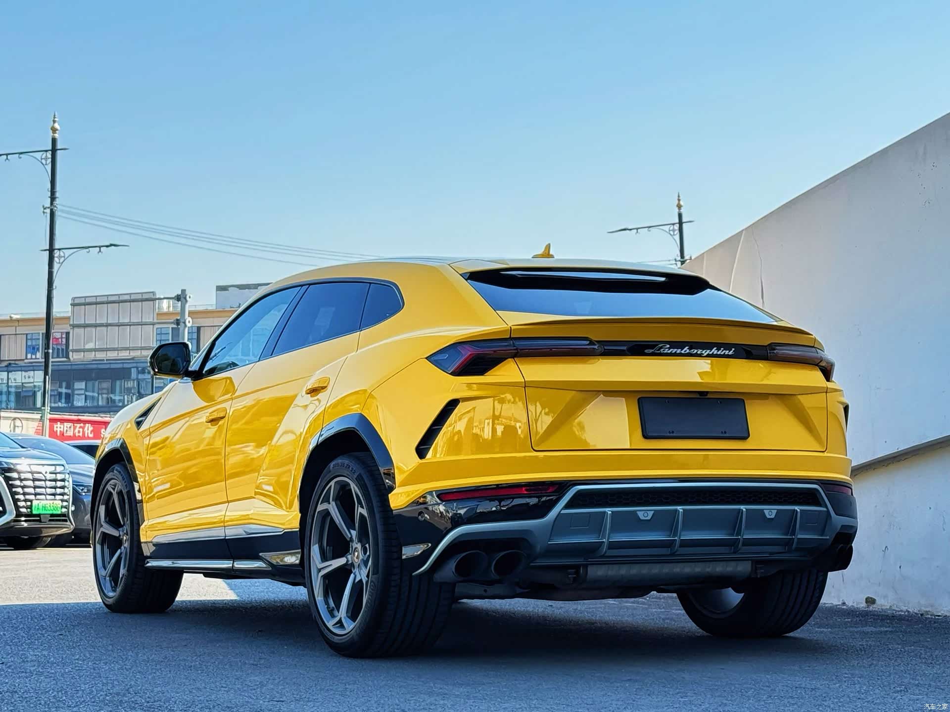 Lamborghini Urus, 2019 11