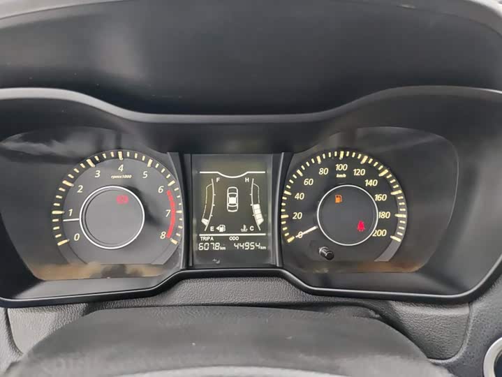 BAIC Huansu H3 2016 H3 F 1.5L МКПП Премиум