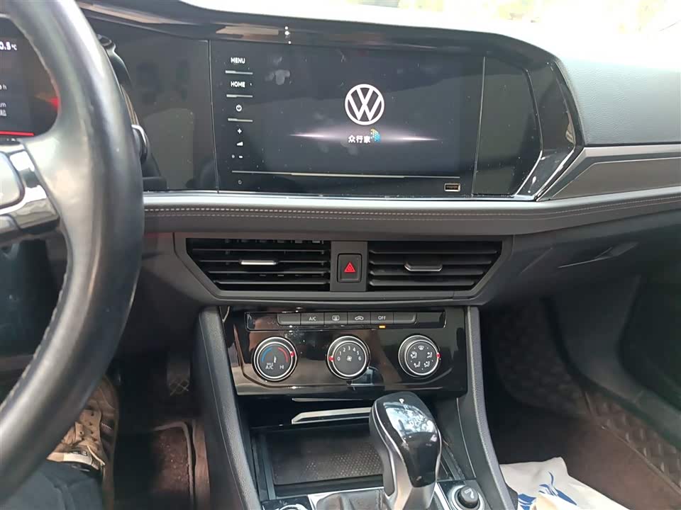 Volkswagen Sagitar