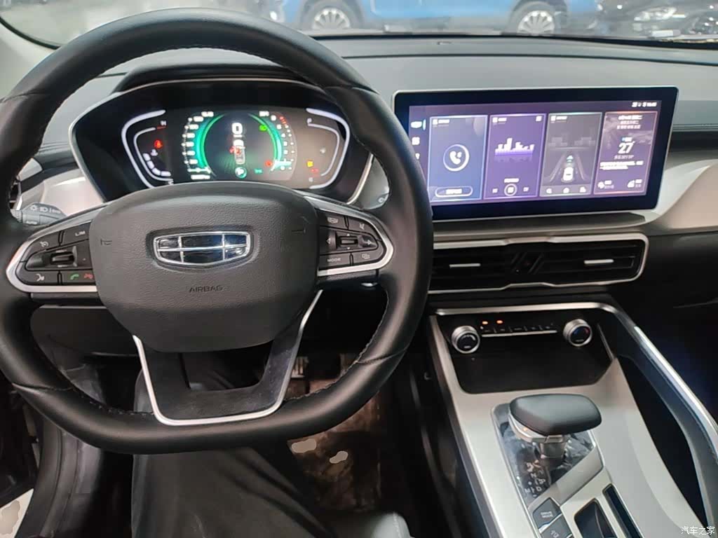 Geely Coolray, 2023 10