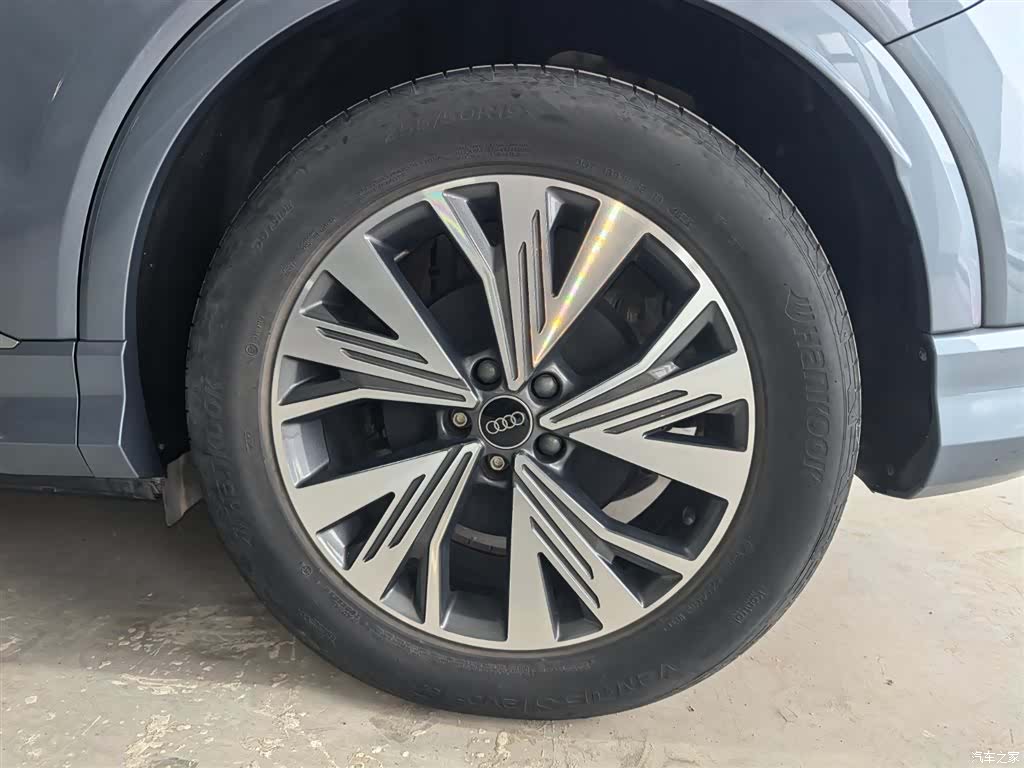 Audi Q4 e-tron, 2024 14
