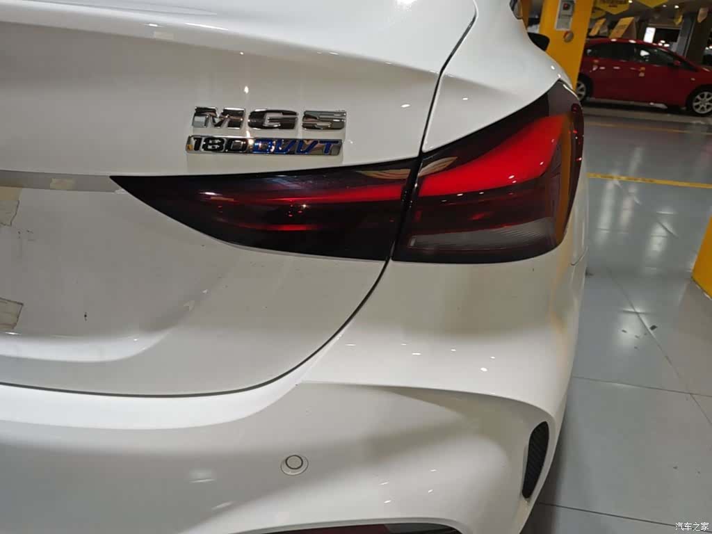 MG MG5, 2025 8