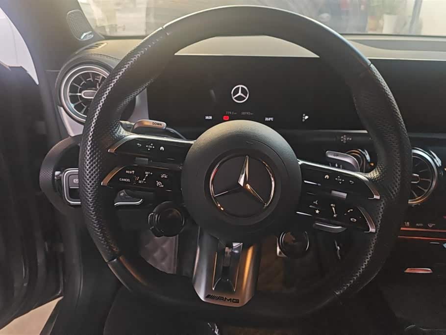 Mercedes-Benz CLA AMG