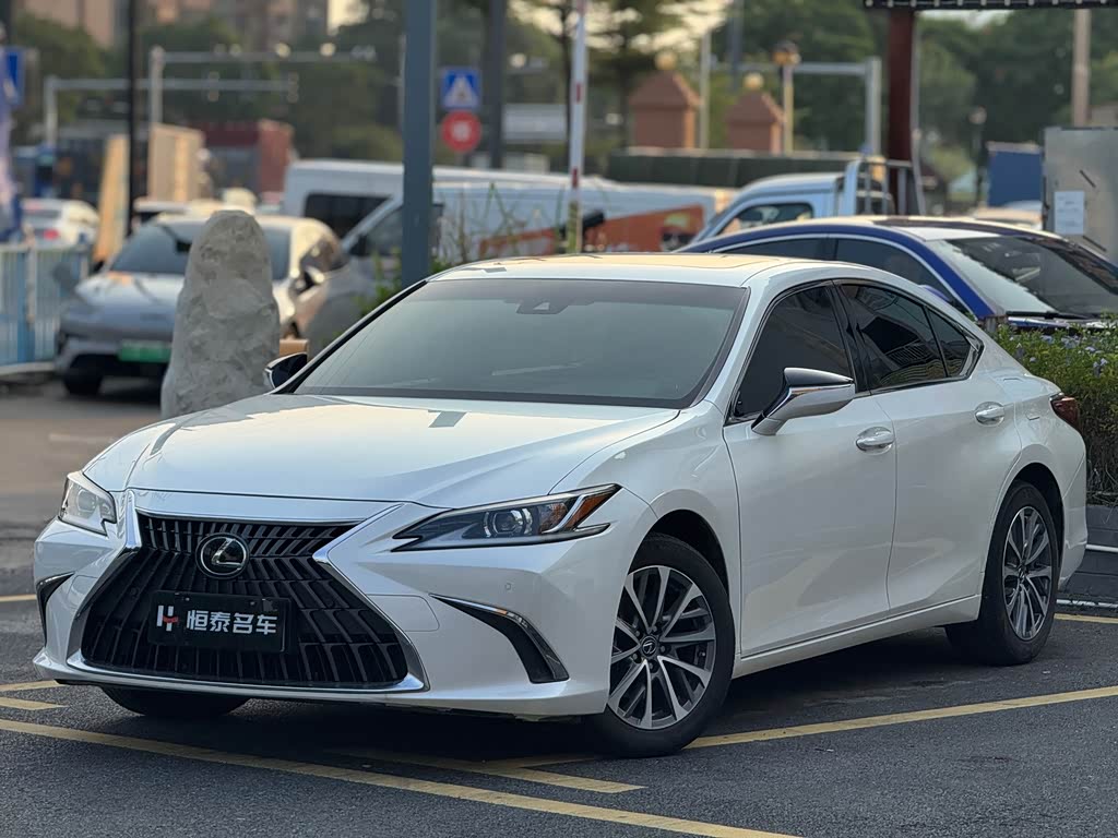 Lexus ES 2022 200
