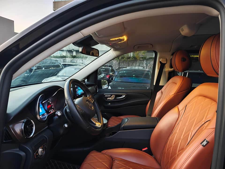 Mercedes-Benz V-class