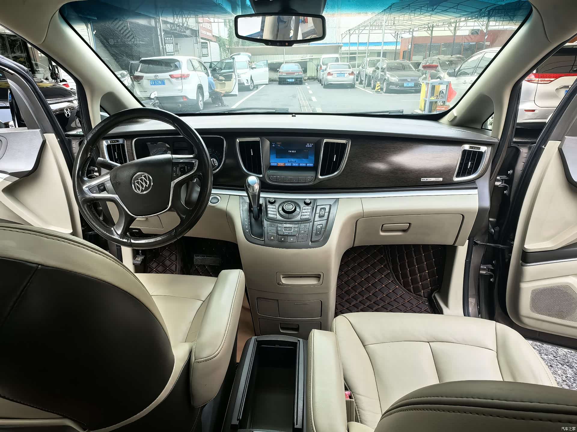 Buick GL8, 2013 9
