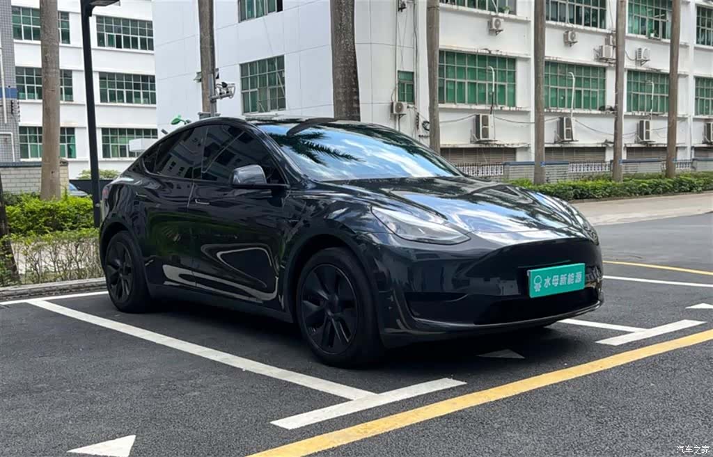 Tesla Model Y, 2024 10