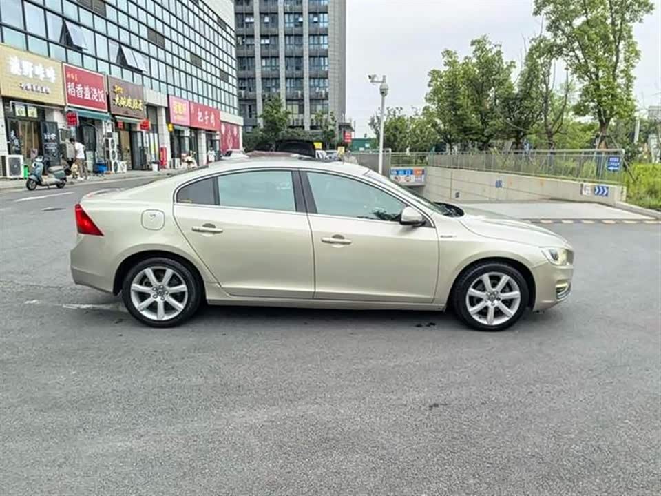 Volvo S60