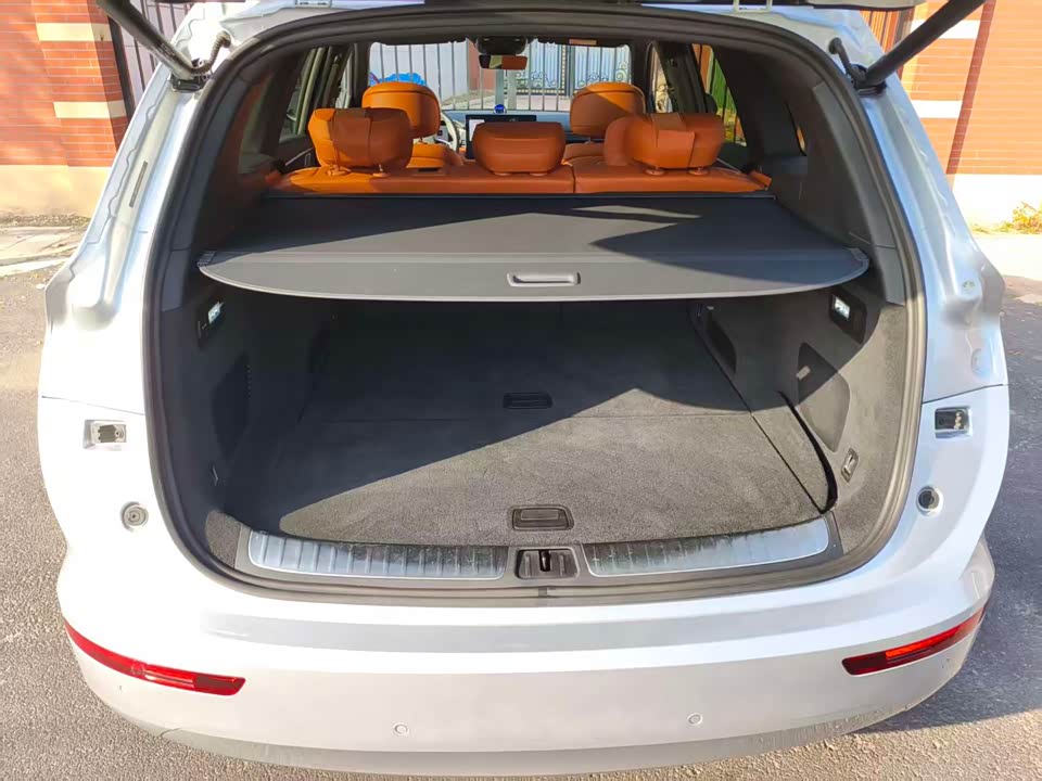 AITO Ask the world M7