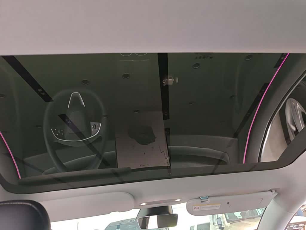 Tesla Model 3, 2025 18