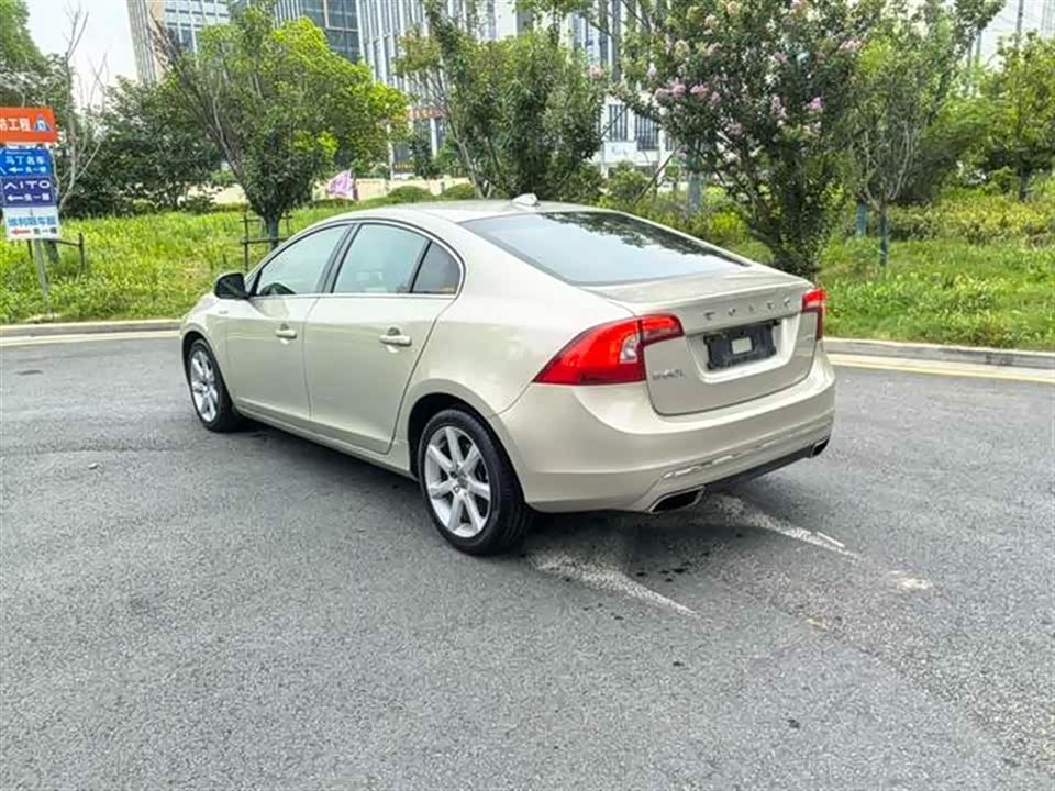 Volvo S60