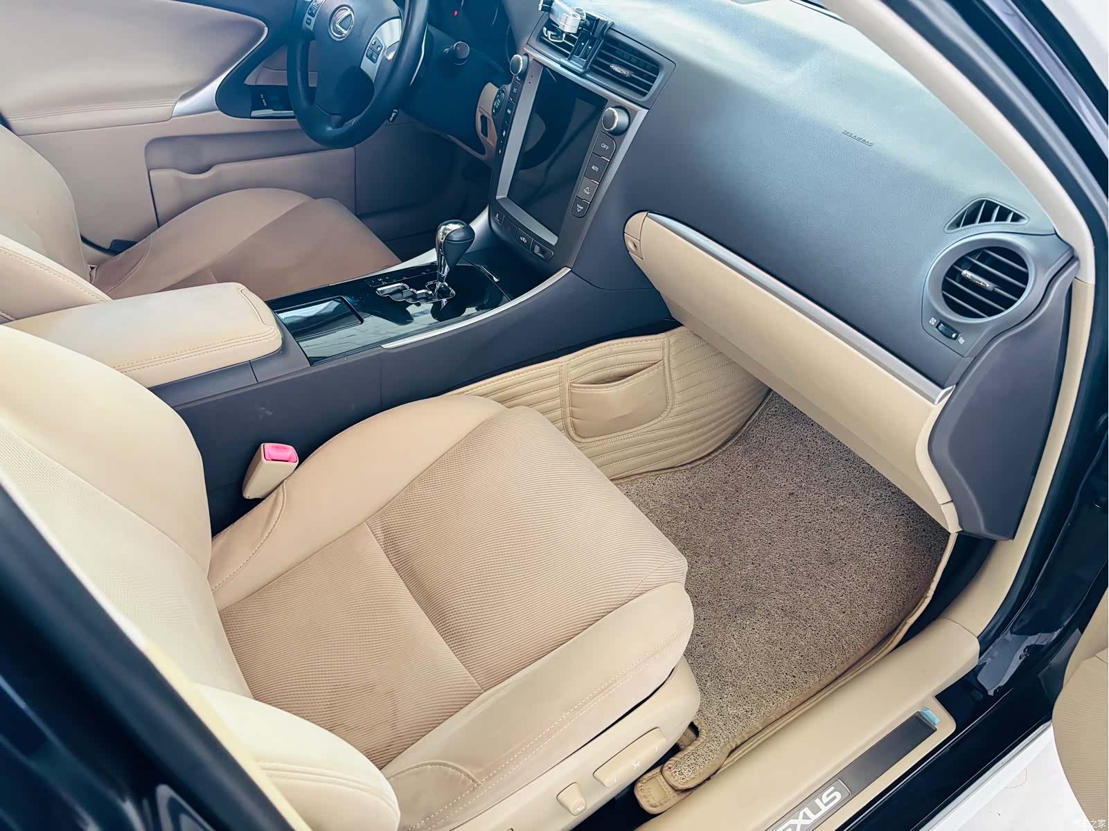 Lexus IS, 2012 15