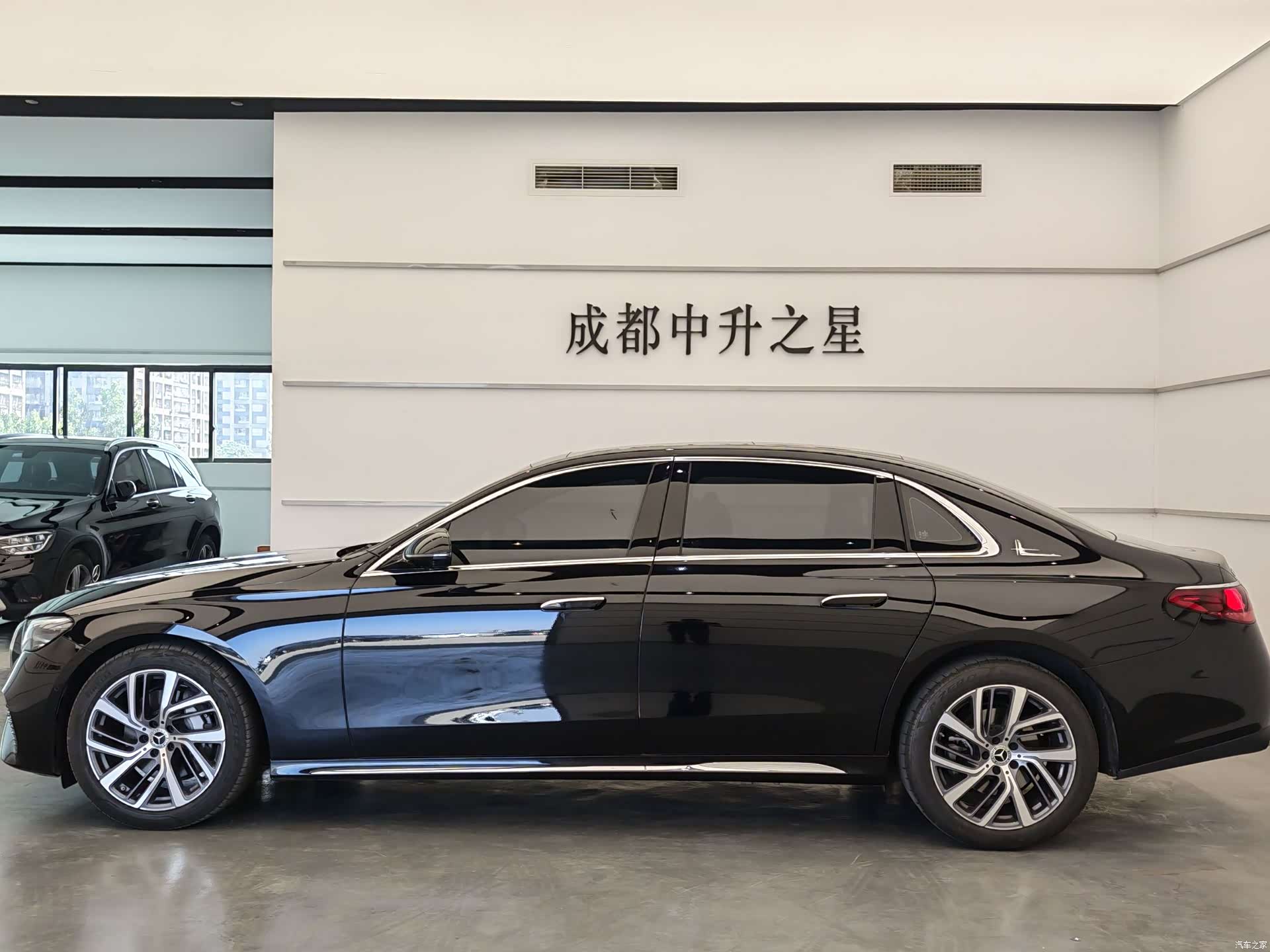 Mercedes-Benz E-Class, 2024 6