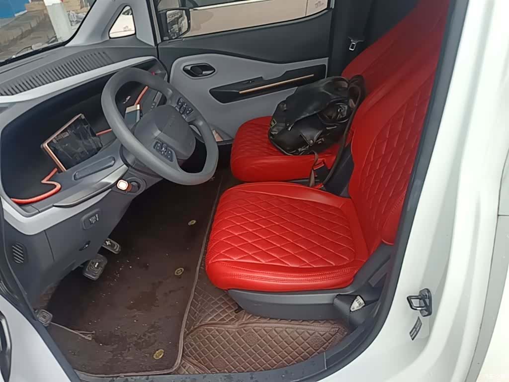 Wuling NanoEV, 2022 11