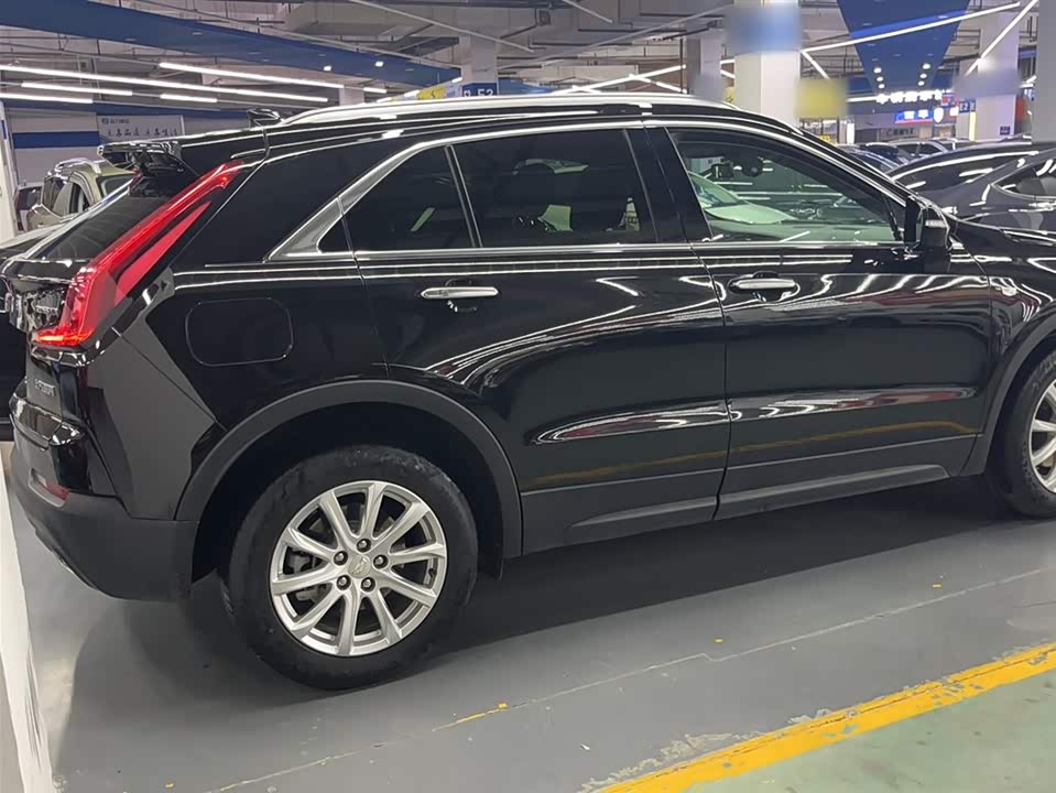 Cadillac XT4