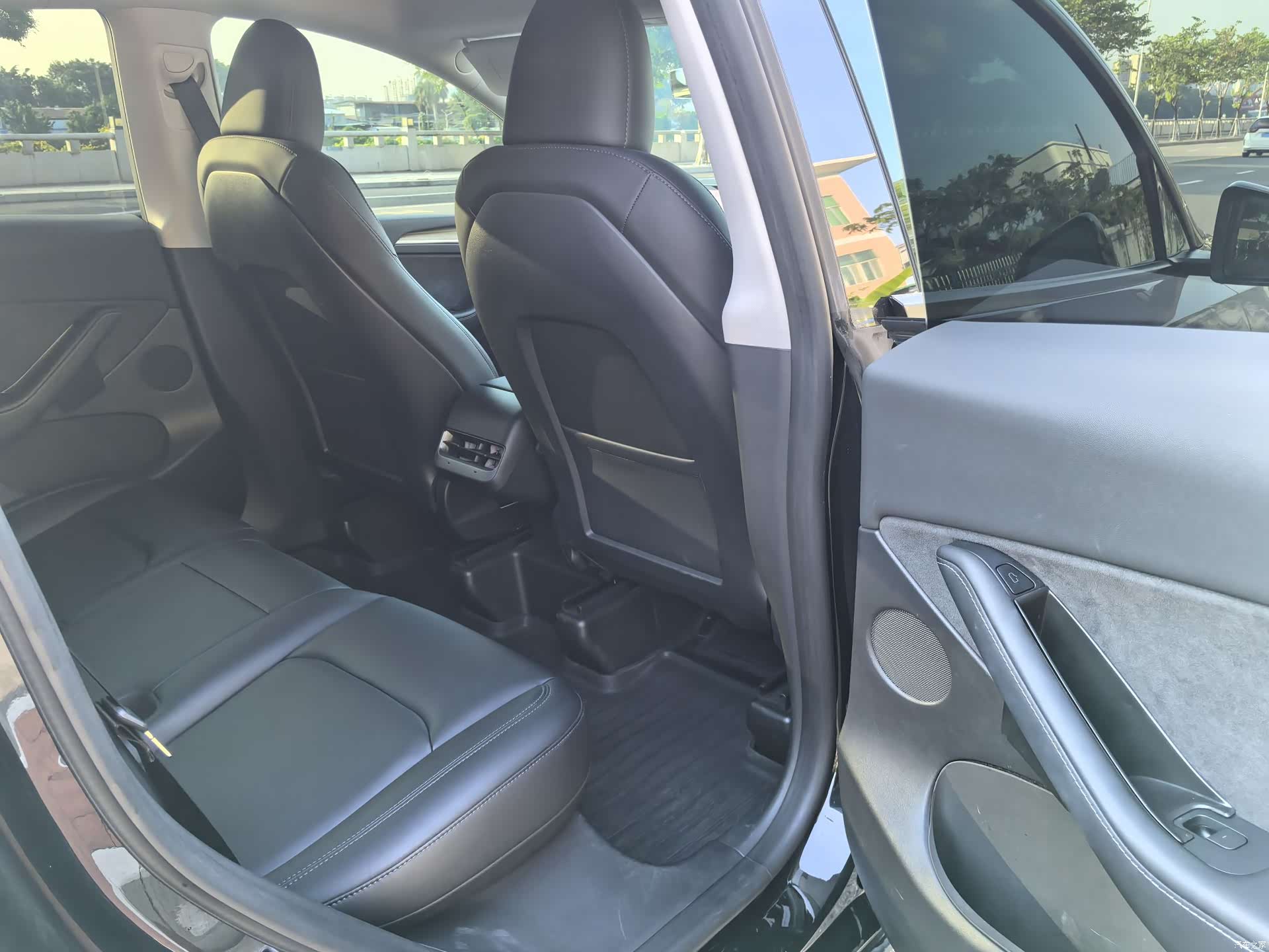 Tesla Model Y, 2022 8