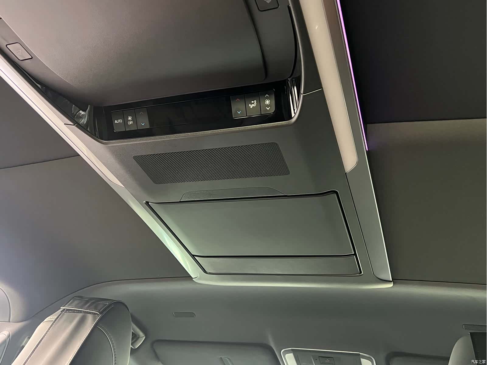 Toyota Vellfire, 2024 20