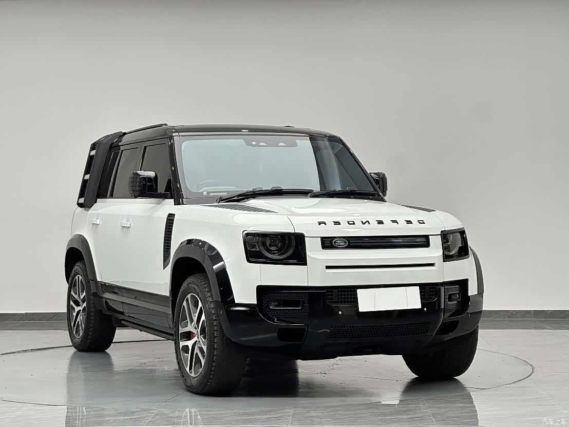 Land Rover Defender, 2021 3