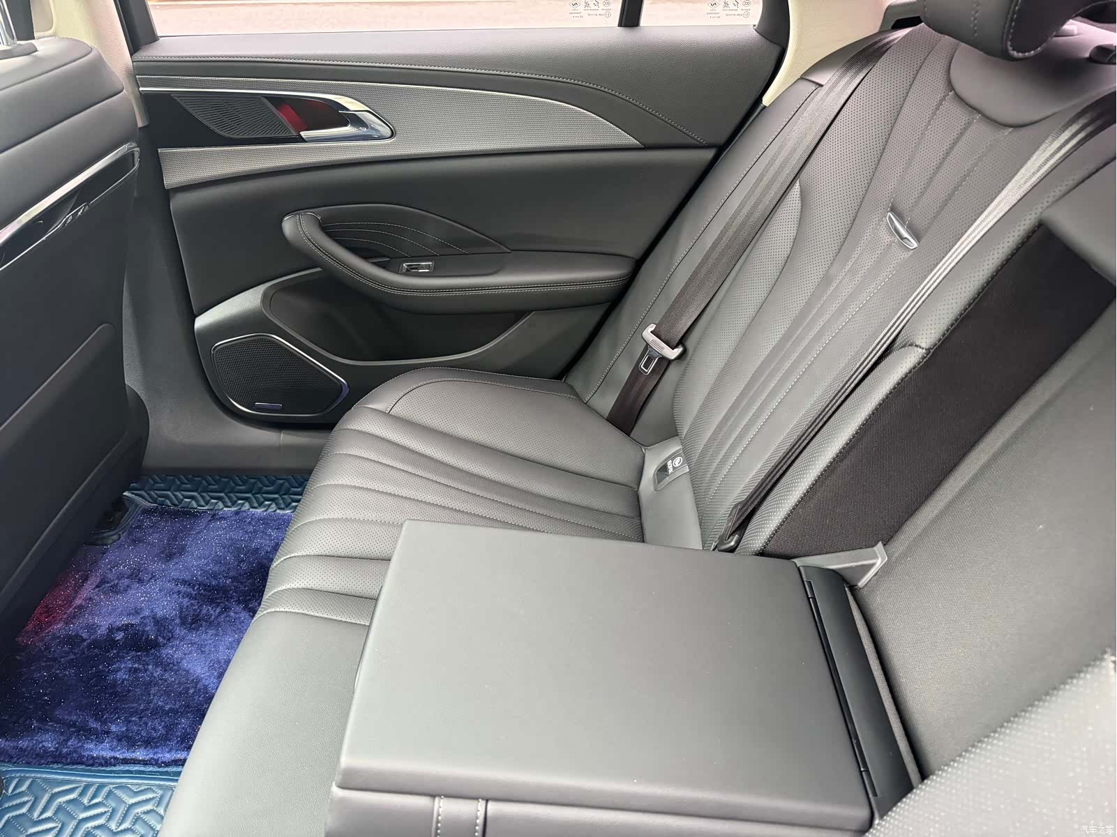 Hongqi H5, 2023 15