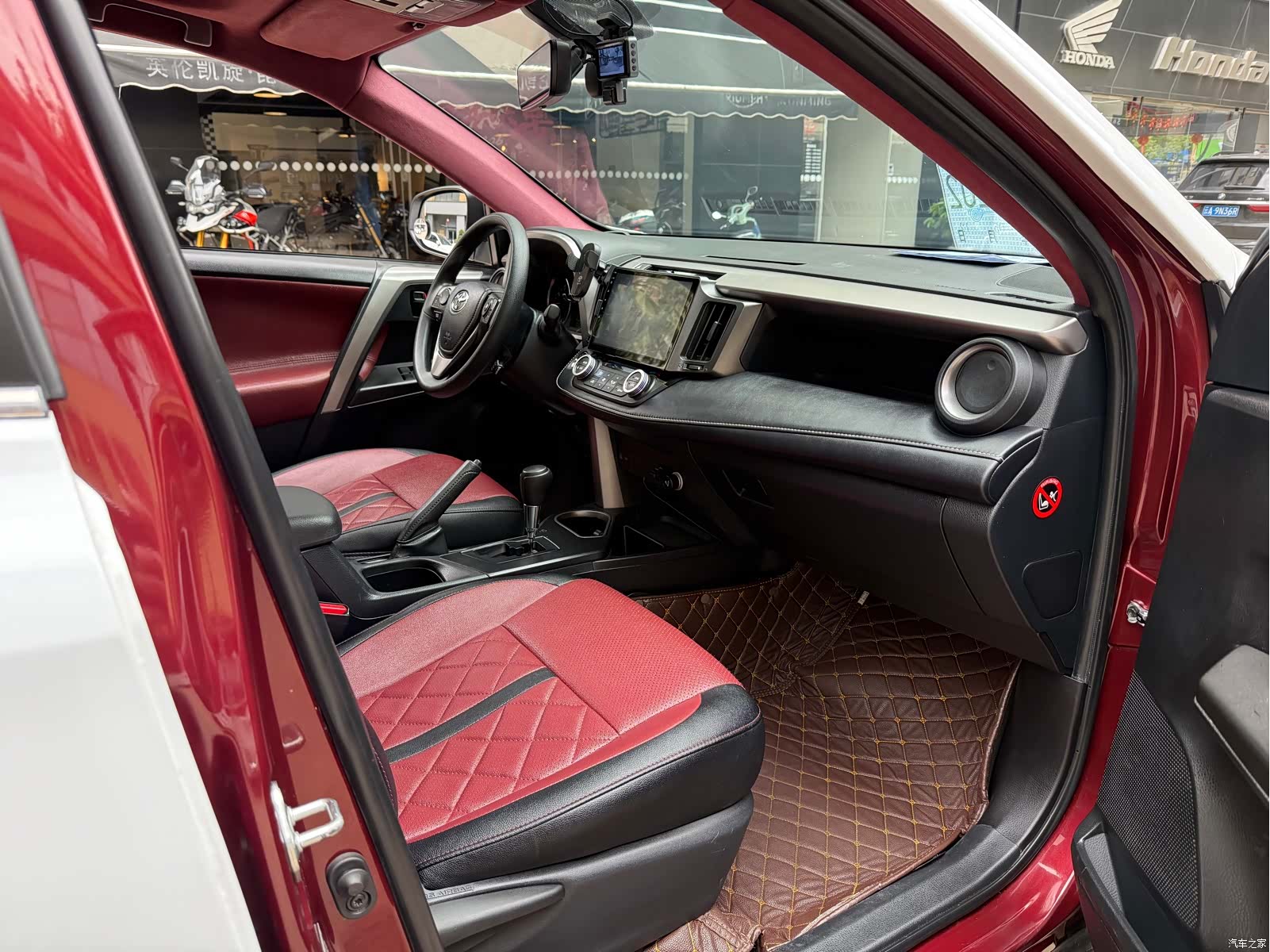 Toyota RAV4, 2019 19