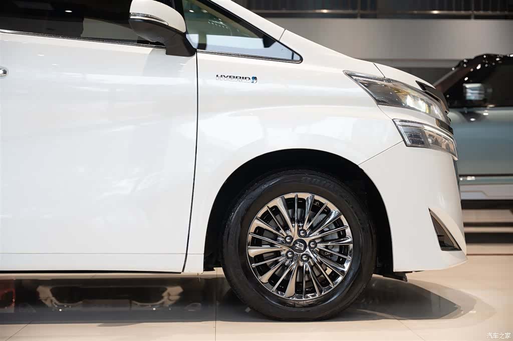 Toyota Vellfire, 2023 все фото