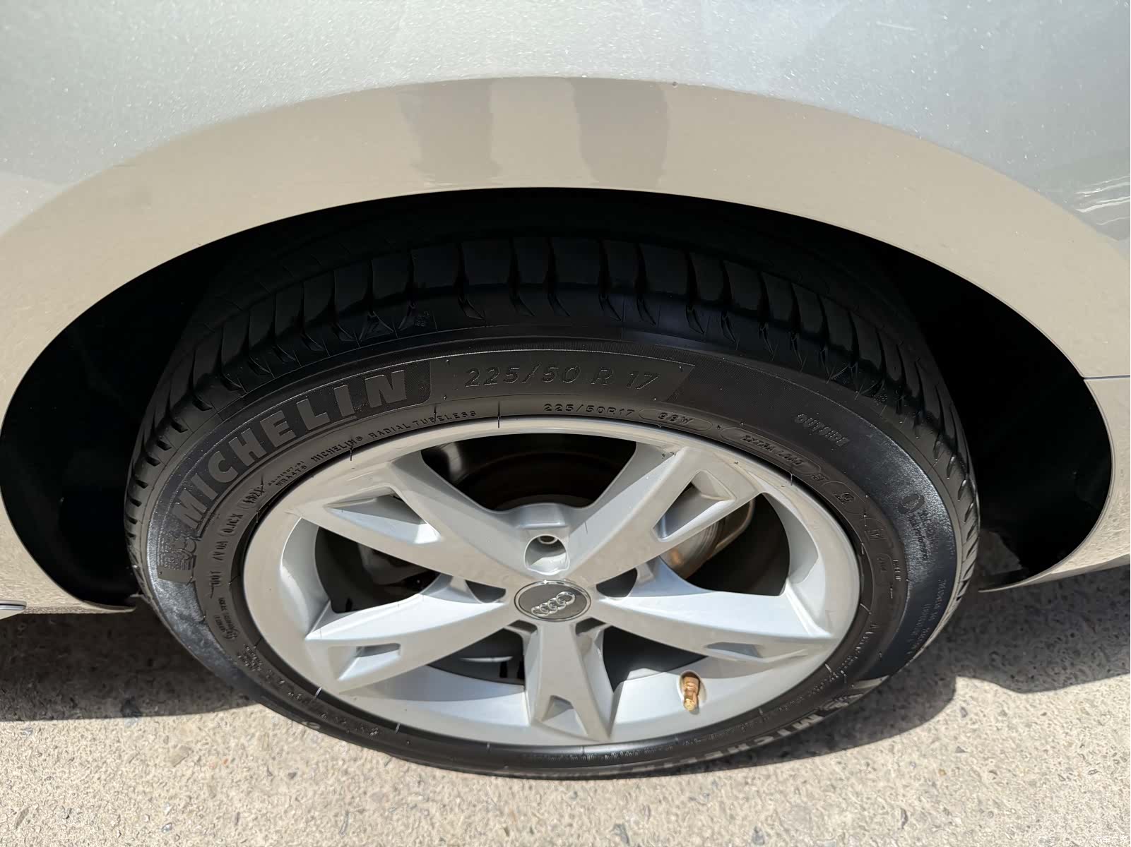 Audi A4L, 2016 28