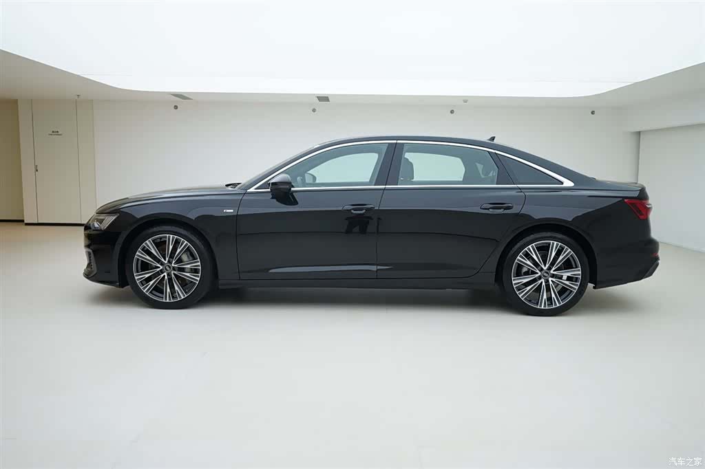 Audi A6L, 2022 3